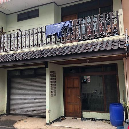 Oyo 93846 Gerlong Homestay Bandung Extérieur photo